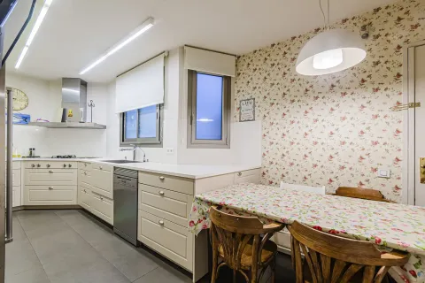 Купить квартиру в Барселона, Испания с 5 комнат, № 1638 - фото 9