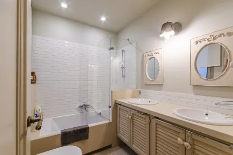 Купить квартиру в Барселона, Испания с 5 комнат, № 1638 - фото 23