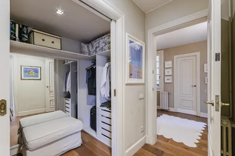 Купить квартиру в Барселона, Испания с 5 комнат, № 1638 - фото 14