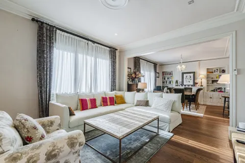 Квартира с 4 спальнями в Барселоне, Каталония, Испания № 1638