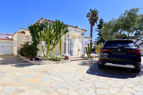 5 bedrooms house for sale in Empuriabrava, Girona, Catalonia, Spain № 5907 - photo 3