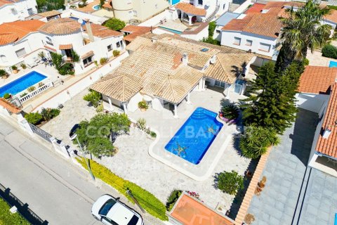 5 bedrooms house for sale in Empuriabrava, Girona, Catalonia, Spain № 5907 - photo 1