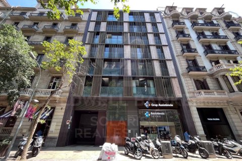 3 bedrooms apartment for sale in Barcelona, Catalonia, Spain № 5905 - photo 3