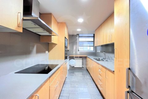 3 bedrooms apartment for sale in Barcelona, Catalonia, Spain № 5905 - photo 13