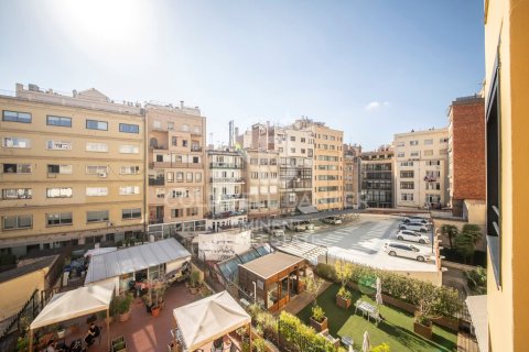 4 bedrooms apartment for sale in Barcelona, Catalonia, Spain № 5425 - photo 11