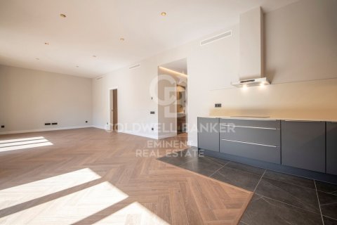 4 bedrooms apartment for sale in Barcelona, Catalonia, Spain № 5425 - photo 6