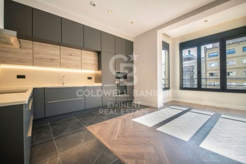 4 bedrooms apartment for sale in Barcelona, Catalonia, Spain № 5425 - photo 3