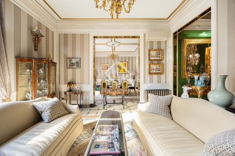 Квартира с 4 спальнями в Барселоне, Каталония, Испания № 2724