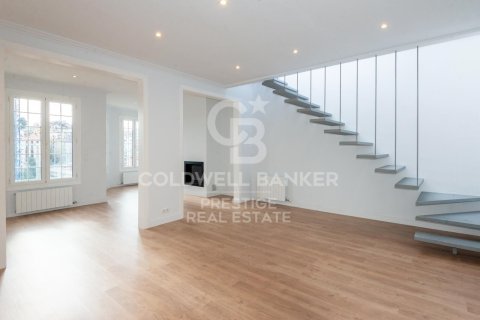 3 bedrooms penthouse for sale in Barcelona, Catalonia, Spain № 5774