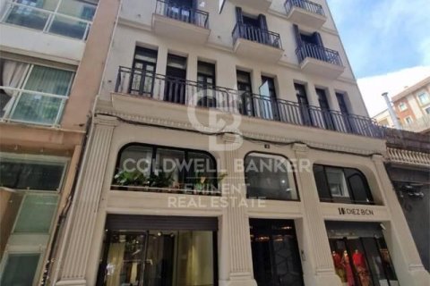 Купить квартиру в Барселона, Испания с 3 спальни, 135м², № 7939 - фото 2
