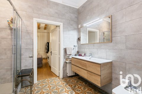 2 bedrooms apartment for sale in Barcelona, Catalonia, Spain № 4777 - photo 12