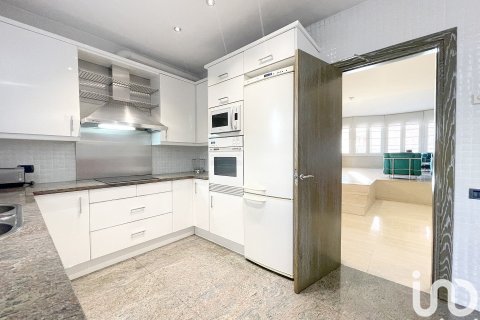 4 bedrooms house for sale in Manresa, Barcelona, Catalonia, Spain № 4775 - photo 10