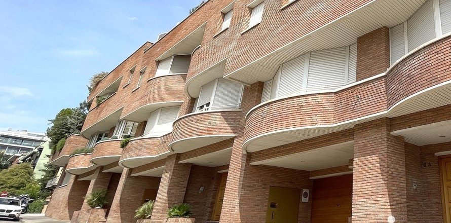 4 bedrooms house for sale in Manresa, Barcelona, Catalonia, Spain № 4775