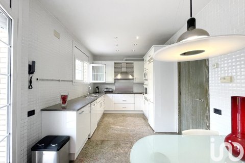 4 bedrooms house for sale in Manresa, Barcelona, Catalonia, Spain № 4775 - photo 11