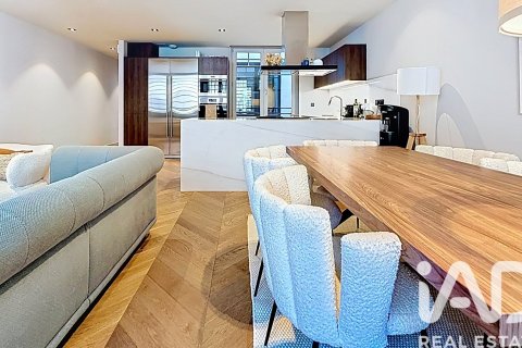 Купить квартиру в Барселона, Испания с 1 спальня, 105м², № 7387 - фото 2