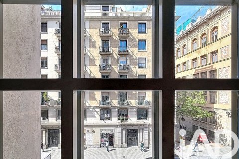 Купить квартиру в Барселона, Испания с 1 спальня, 105м², № 7387 - фото 3