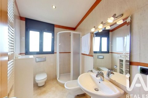 6 bedrooms house for sale in Roda de Berà, Tarragona, Catalonia, Spain № 7389 - photo 2