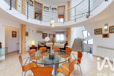 6 bedrooms house for sale in Roda de Berà, Tarragona, Catalonia, Spain № 7389 - photo 19