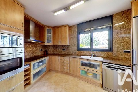 6 bedrooms house for sale in Roda de Berà, Tarragona, Catalonia, Spain № 7389 - photo 14