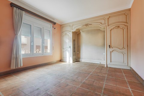 Apartamento de 4 dormitorios en venta en Barcelona, Cataluña, Spain № 1782 - foto 30