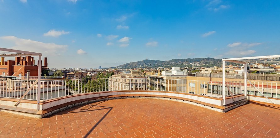 Apartamento de 4 dormitorios en venta en Barcelona, Cataluña, Spain № 1782