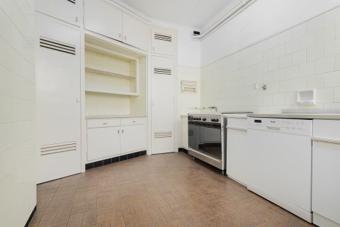 Apartamento de 4 dormitorios en venta en Barcelona, Cataluña, Spain № 1782 - foto 18