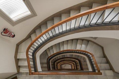 Apartamento de 4 dormitorios en venta en Barcelona, Cataluña, Spain № 1782 - foto 9