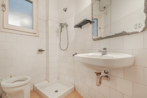 Apartamento de 4 dormitorios en venta en Barcelona, Cataluña, Spain № 1782 - foto 24