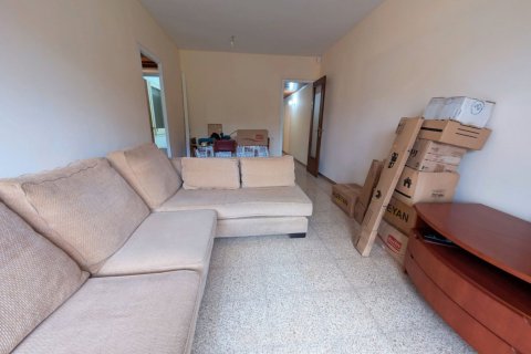 Купить квартиру в Сантс-Монтжуик, Барселона, Испания с 3 спальни, 71м², № 2194 - фото 3