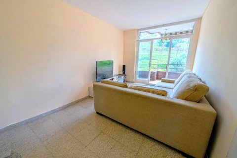 Купить квартиру в Сантс-Монтжуик, Барселона, Испания с 3 спальни, 71м², № 2194 - фото 2