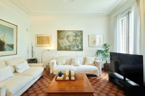 2 bedrooms apartment for sale in Barcelona, Catalonia, Spain № 5625 - photo 2