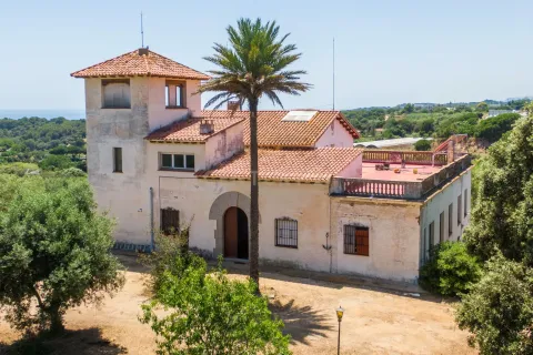 13 bedrooms house for sale in Arenys de Mar, Barcelona, Catalonia, Spain № 7646 - photo 3