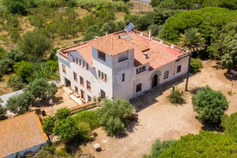 13 bedrooms house for sale in Arenys de Mar, Barcelona, Catalonia, Spain № 7646 - photo 2
