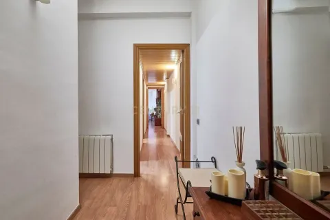 4 bedrooms apartment for sale in Barcelona, Catalonia, Spain № 7647 - photo 4
