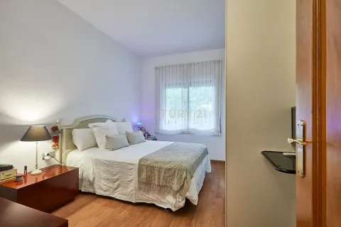 4 bedrooms apartment for sale in Barcelona, Catalonia, Spain № 7647 - photo 10