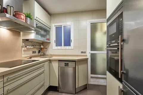 4 bedrooms apartment for sale in Barcelona, Catalonia, Spain № 7647 - photo 5