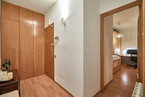 4 bedrooms apartment for sale in Barcelona, Catalonia, Spain № 7647 - photo 8