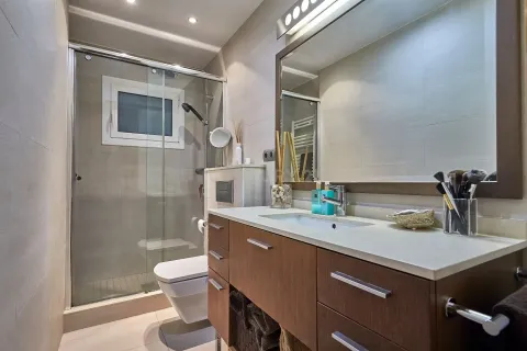 4 bedrooms apartment for sale in Barcelona, Catalonia, Spain № 7647 - photo 12