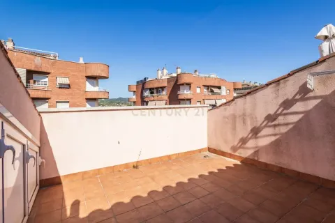 3 bedrooms apartment for sale in Sant Vicenc Dels Horts, Barcelona, Catalonia, Spain № 7645 - photo 2