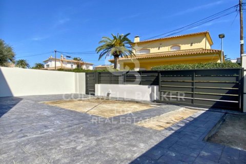 Купить виллу в Эмпуриабрава, Испания с 4 спальни, 164м², № 5967 - фото 2