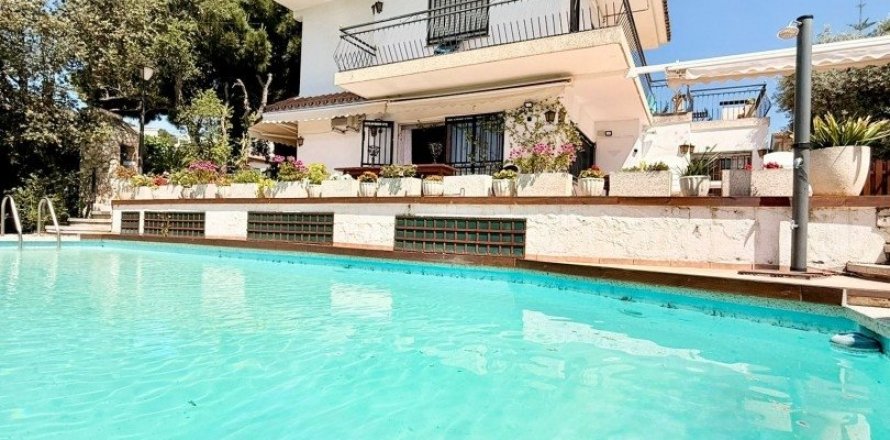 Дом с 7 спальнями в Калафелле, Таррагона, Каталония, Испания № 4842