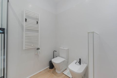 3 bedrooms apartment for sale in Barcelona, Catalonia, Spain № 6185 - photo 17
