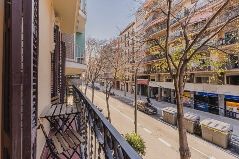 3 bedrooms apartment for sale in Barcelona, Catalonia, Spain № 6185 - photo 2