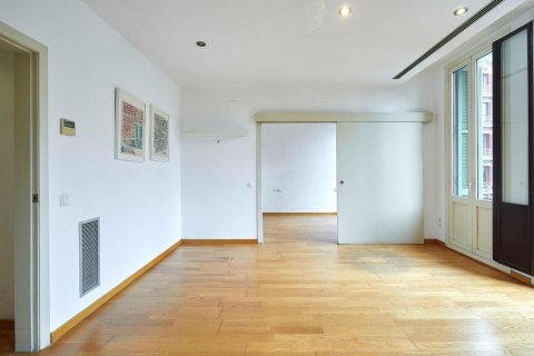 2 bedrooms apartment for sale in Barcelona, Catalonia, Spain № 6186 - photo 13