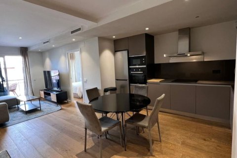 Купить квартиру в Барселона, Испания с 4 комнаты, 104м², № 6187 - фото 4