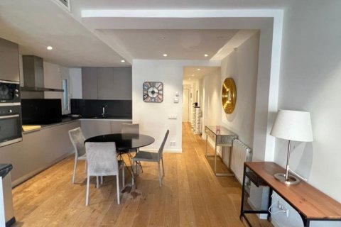 Купить квартиру в Барселона, Испания с 4 комнаты, 104м², № 6187 - фото 7