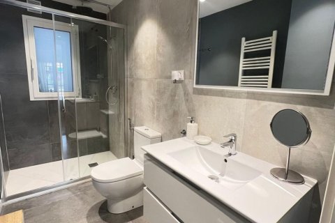 Купить квартиру в Барселона, Испания с 4 комнаты, 104м², № 6187 - фото 12