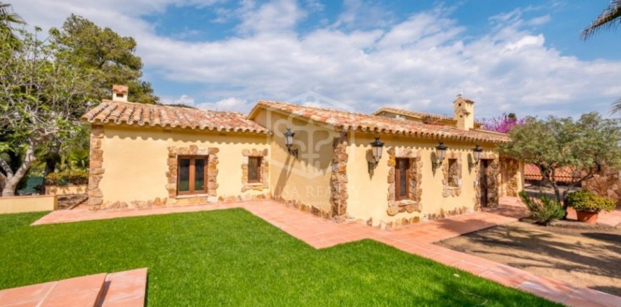 Вилла с 4 спальнями в Бланесе, Герона, Каталония, Испания № 919