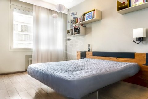 4 chambres apartment à vendre à Barcelona, Catalonia, Spain № 915 - photo 15