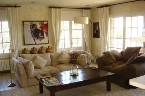 Купить виллу в Бланес, Испания с 7 спален, 590м², № 917 - фото 13